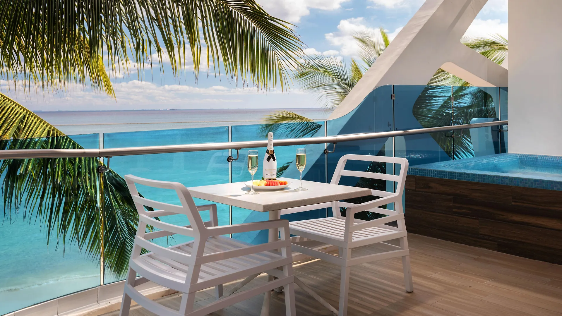 We Uniq Hotel El Carmen Adults Only Playa del Carmen 5*,  Messico