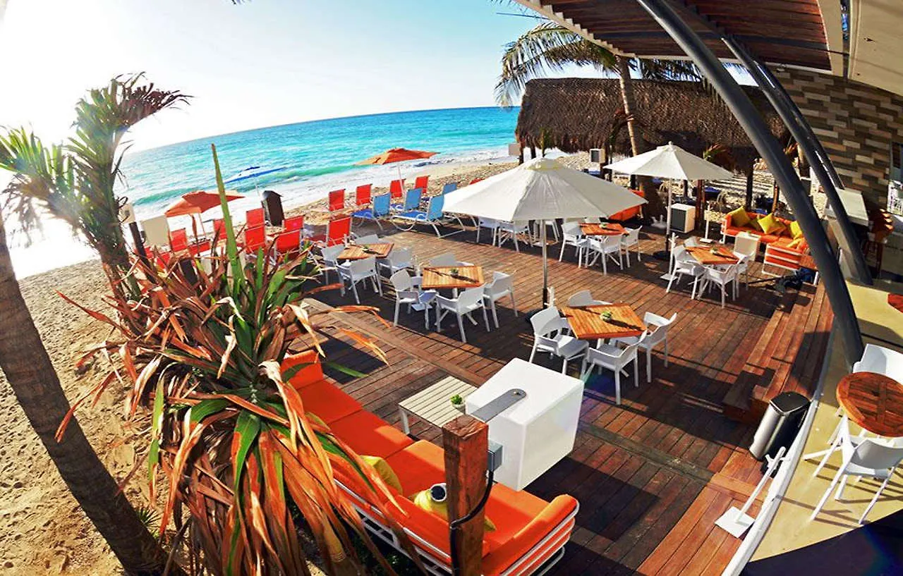 We Uniq Hotel El Carmen Adults Only Playa del Carmen